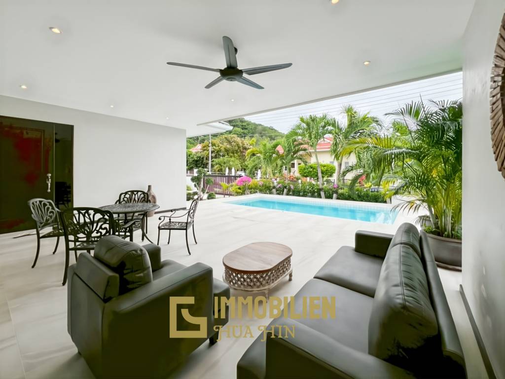 Strandnah / elegant - modern / Bergblick