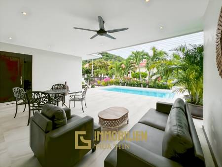 Strandnah / elegant - modern / Bergblick