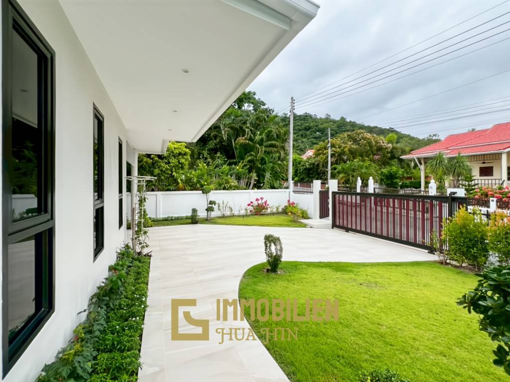 Strandnah / elegant - modern / Bergblick