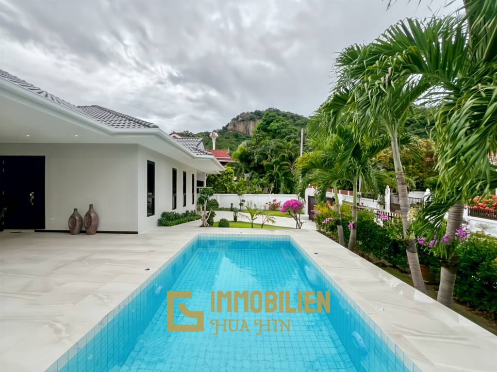 Strandnah / elegant - modern / Bergblick