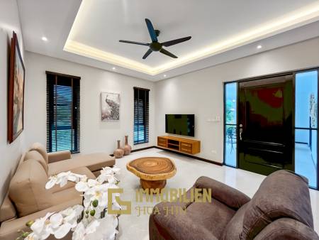 Strandnah / elegant - modern / Bergblick