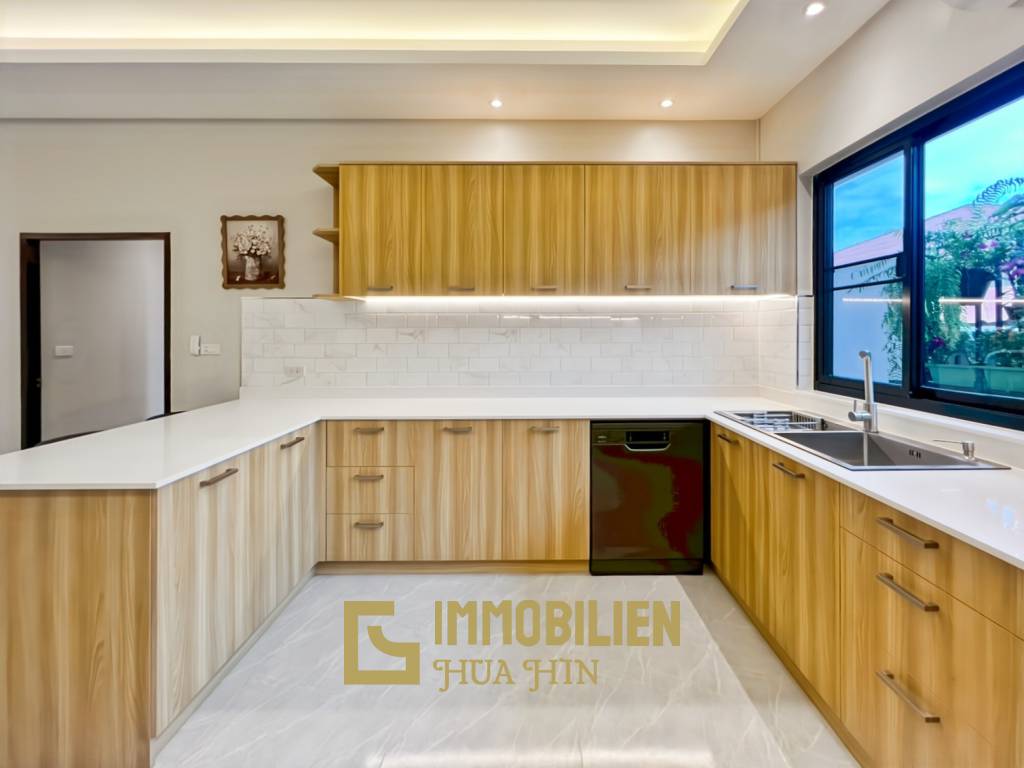 Strandnah / elegant - modern / Bergblick