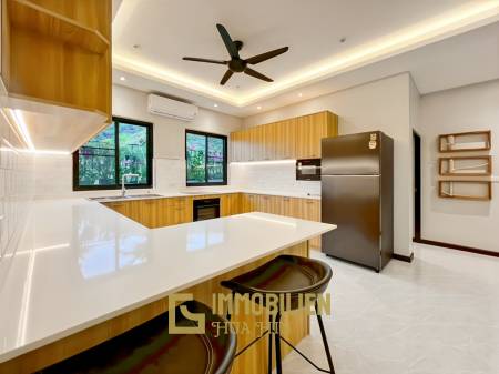 Strandnah / elegant - modern / Bergblick