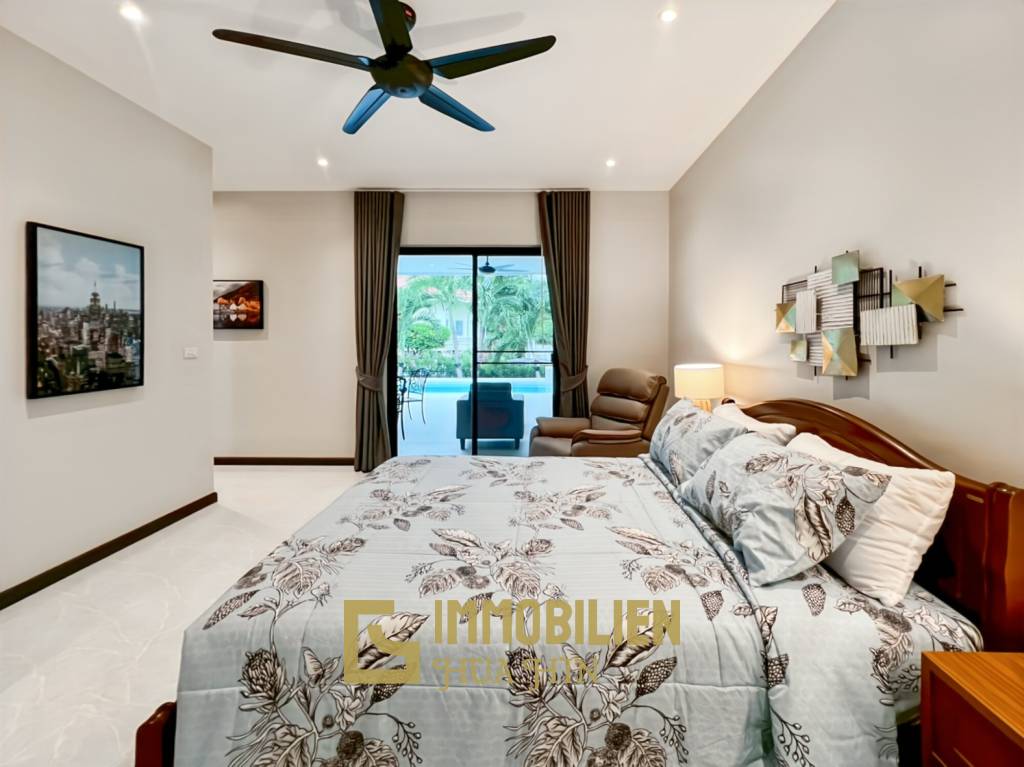 Strandnah / elegant - modern / Bergblick