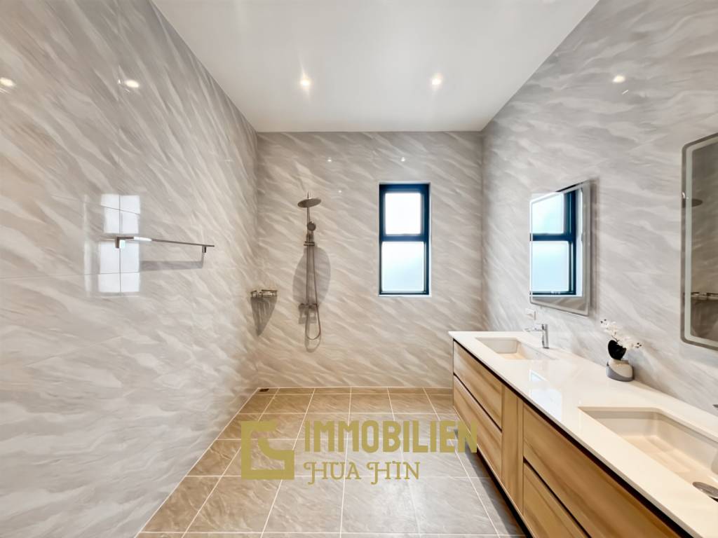 Strandnah / elegant - modern / Bergblick