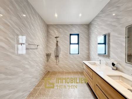 Strandnah / elegant - modern / Bergblick