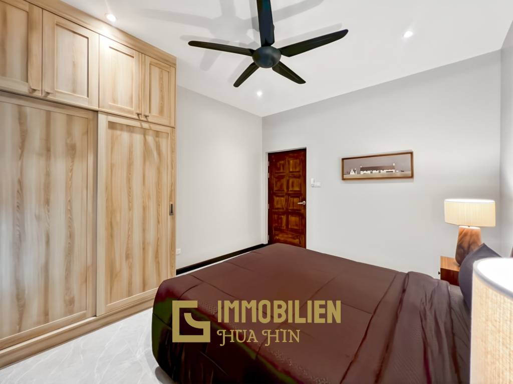 Strandnah / elegant - modern / Bergblick