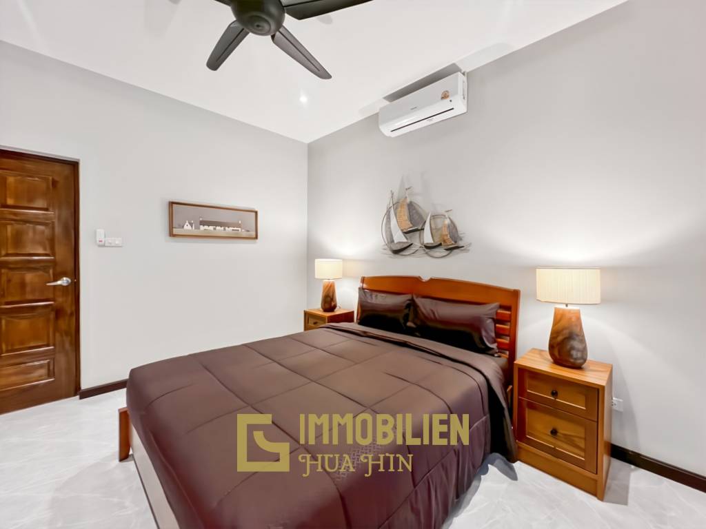 Strandnah / elegant - modern / Bergblick