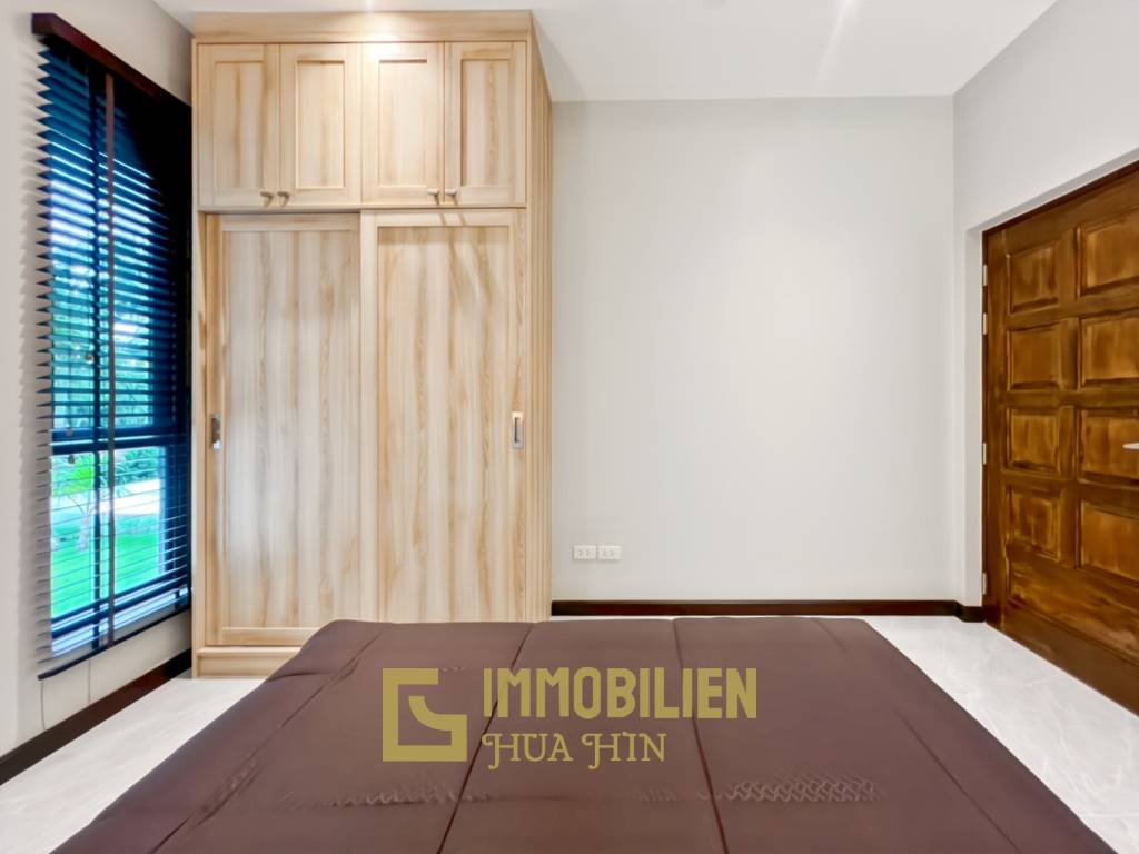 Strandnah / elegant - modern / Bergblick