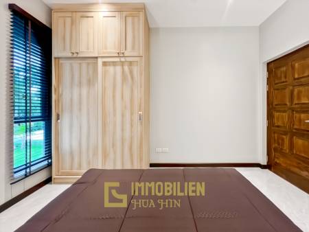 Strandnah / elegant - modern / Bergblick