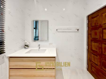 Strandnah / elegant - modern / Bergblick