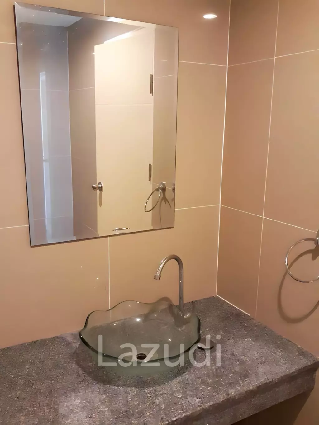 A.D RESORT CONDO : Spacious Condo near the Beach