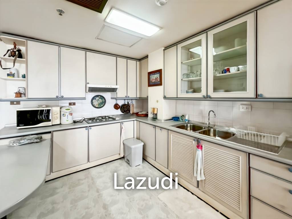 Stunning Ocean View 2-Bed Condo 144 Sqm in Regent Villa Condo
