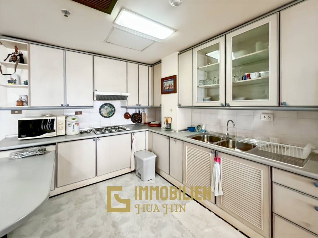 คอนโดติดทะเล 2 ห้องนอนที่ Regent Villa Condo ชะอำ