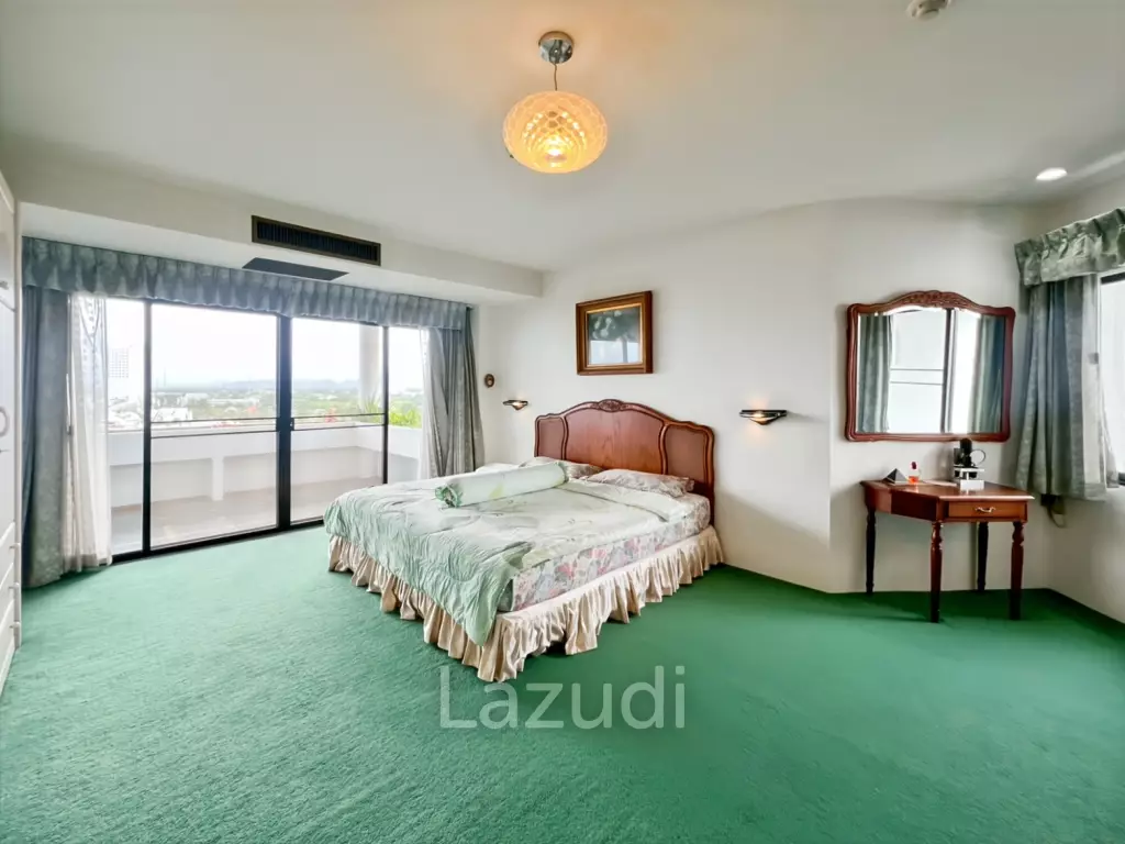 Stunning Ocean View 2-Bed Condo 144 Sqm in Regent Villa Condo