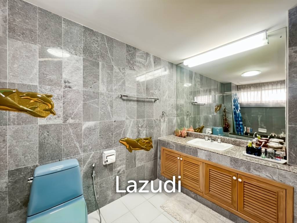 Stunning Ocean View 2-Bed Condo 144 Sqm in Regent Villa Condo