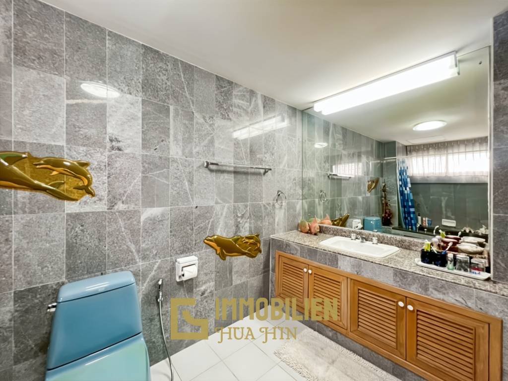 คอนโดติดทะเล 2 ห้องนอนที่ Regent Villa Condo ชะอำ