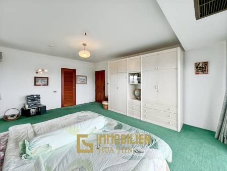 คอนโดติดทะเล 2 ห้องนอนที่ Regent Villa Condo ชะอำ