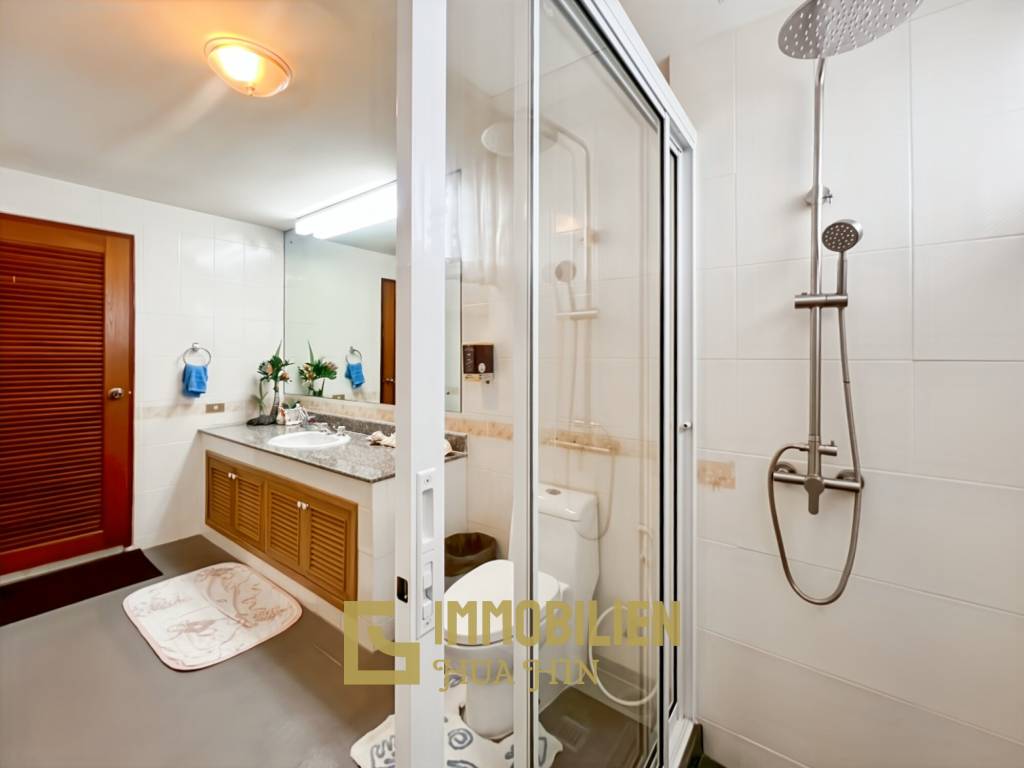 คอนโดติดทะเล 2 ห้องนอนที่ Regent Villa Condo ชะอำ