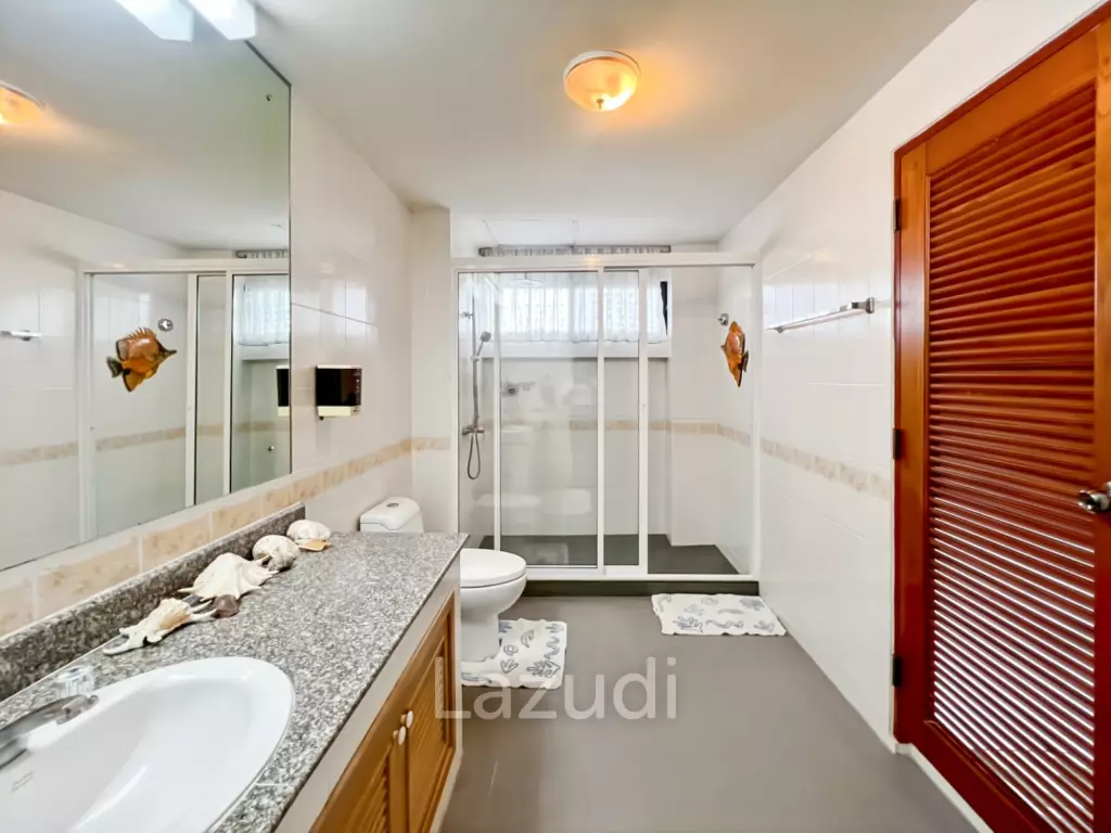 Stunning Ocean View 2-Bed Condo 144 Sqm in Regent Villa Condo