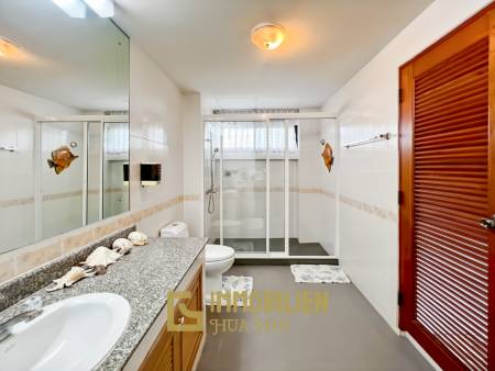 คอนโดติดทะเล 2 ห้องนอนที่ Regent Villa Condo ชะอำ