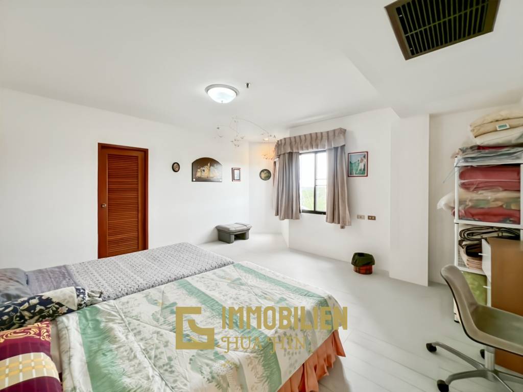 คอนโดติดทะเล 2 ห้องนอนที่ Regent Villa Condo ชะอำ