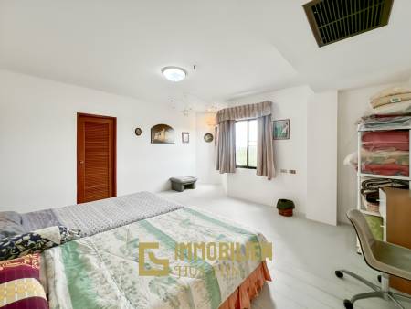 คอนโดติดทะเล 2 ห้องนอนที่ Regent Villa Condo ชะอำ