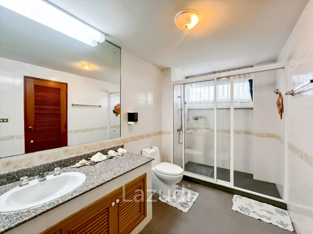 Stunning Ocean View 2-Bed Condo 144 Sqm in Regent Villa Condo