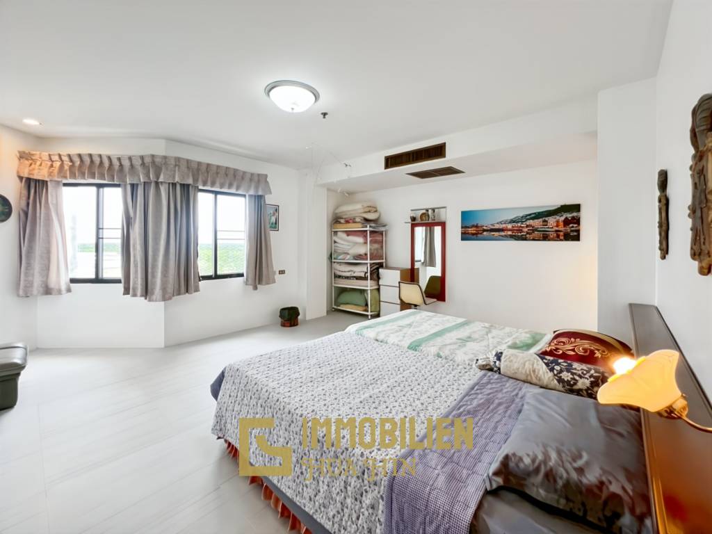 คอนโดติดทะเล 2 ห้องนอนที่ Regent Villa Condo ชะอำ