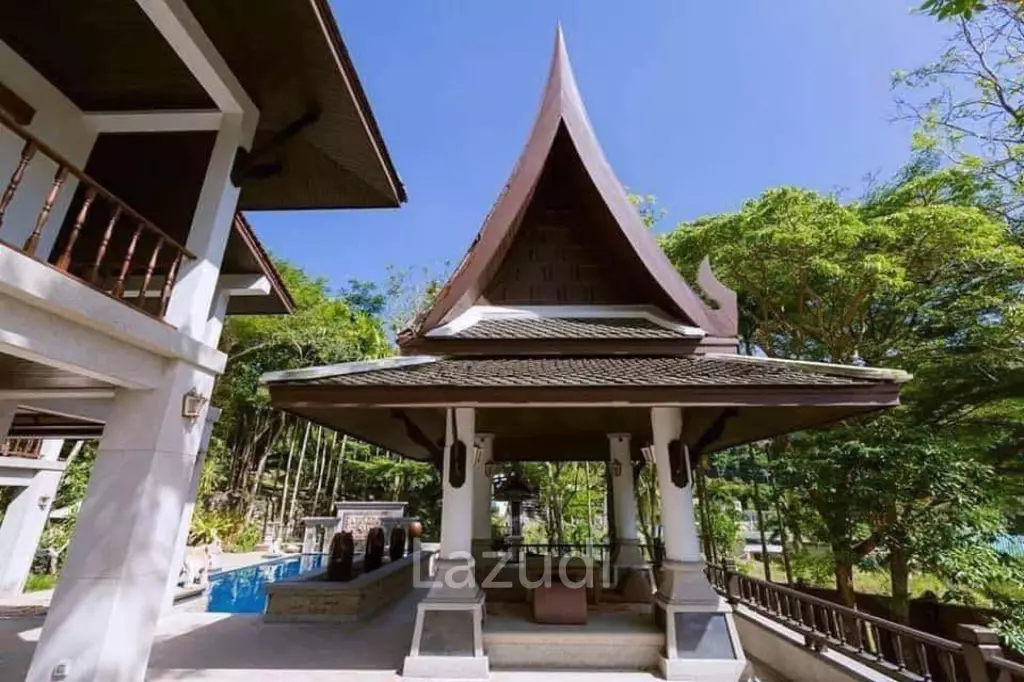 Spacious 4-Bedroom Villa with Private Jacuzzi for Sale in Patong