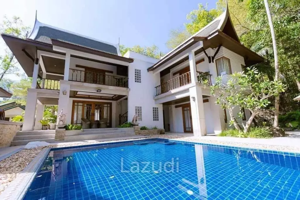 Spacious 4-Bedroom Villa with Private Jacuzzi for Sale in Patong