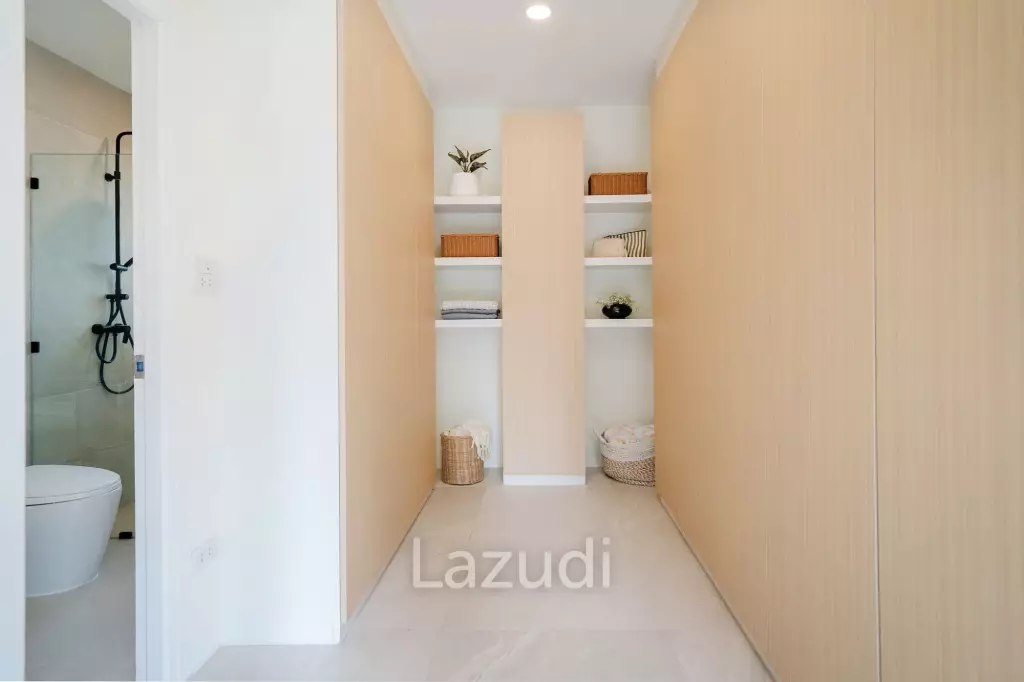 Pet-Friendly 5-Bedroom Villa with Private Garden near Layan Beach