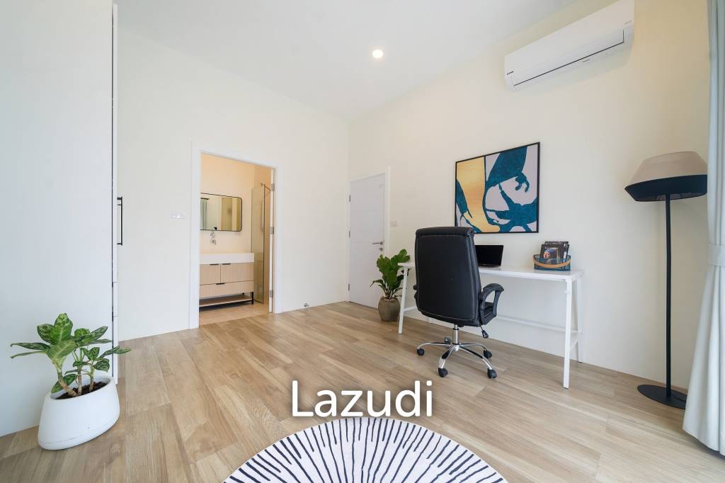 Pet-Friendly 5-Bedroom Villa with Private Garden near Layan Beach
