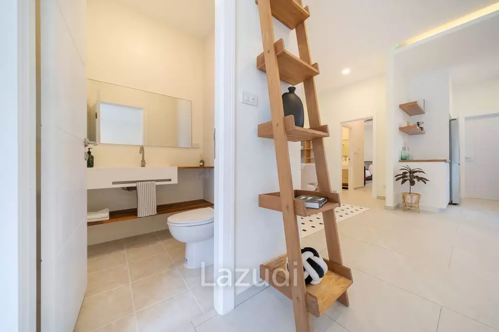 Pet-Friendly 5-Bedroom Villa with Private Garden near Layan Beach