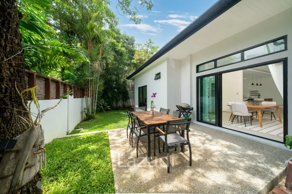 Pet-Friendly 5-Bedroom Villa with Private Garden near Layan Beach
