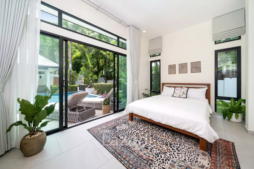 Pet-Friendly 5-Bedroom Villa with Private Garden near Layan Beach