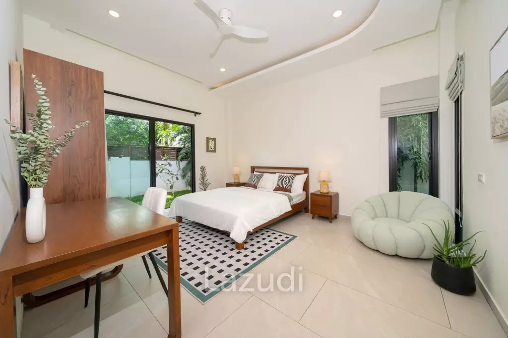 Pet-Friendly 5-Bedroom Villa with Private Garden near Layan Beach