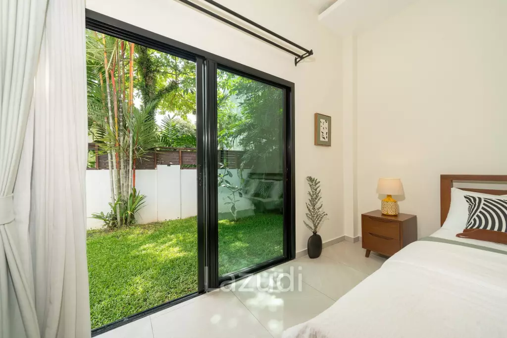Pet-Friendly 5-Bedroom Villa with Private Garden near Layan Beach