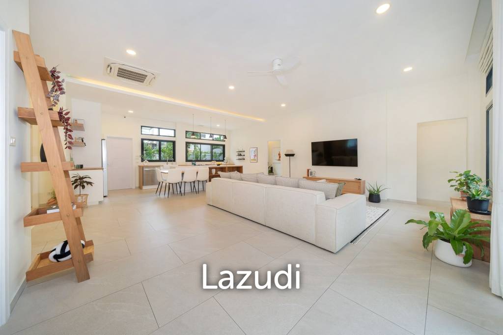 Pet-Friendly 5-Bedroom Villa with Private Garden near Layan Beach