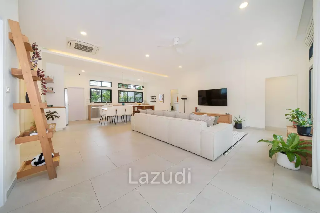 Pet-Friendly 5-Bedroom Villa with Private Garden near Layan Beach