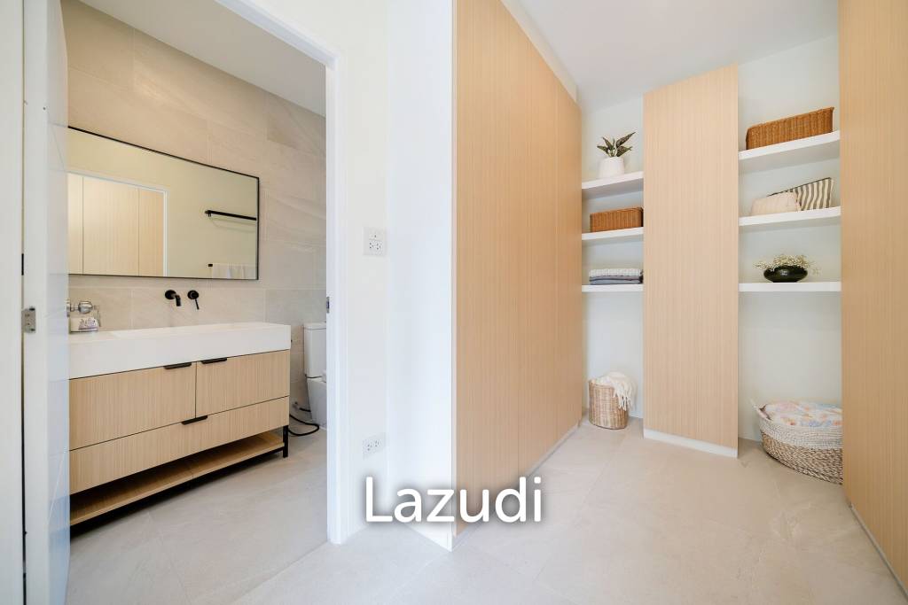 Pet-Friendly 5-Bedroom Villa with Private Garden near Layan Beach