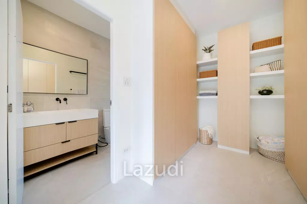 Pet-Friendly 5-Bedroom Villa with Private Garden near Layan Beach