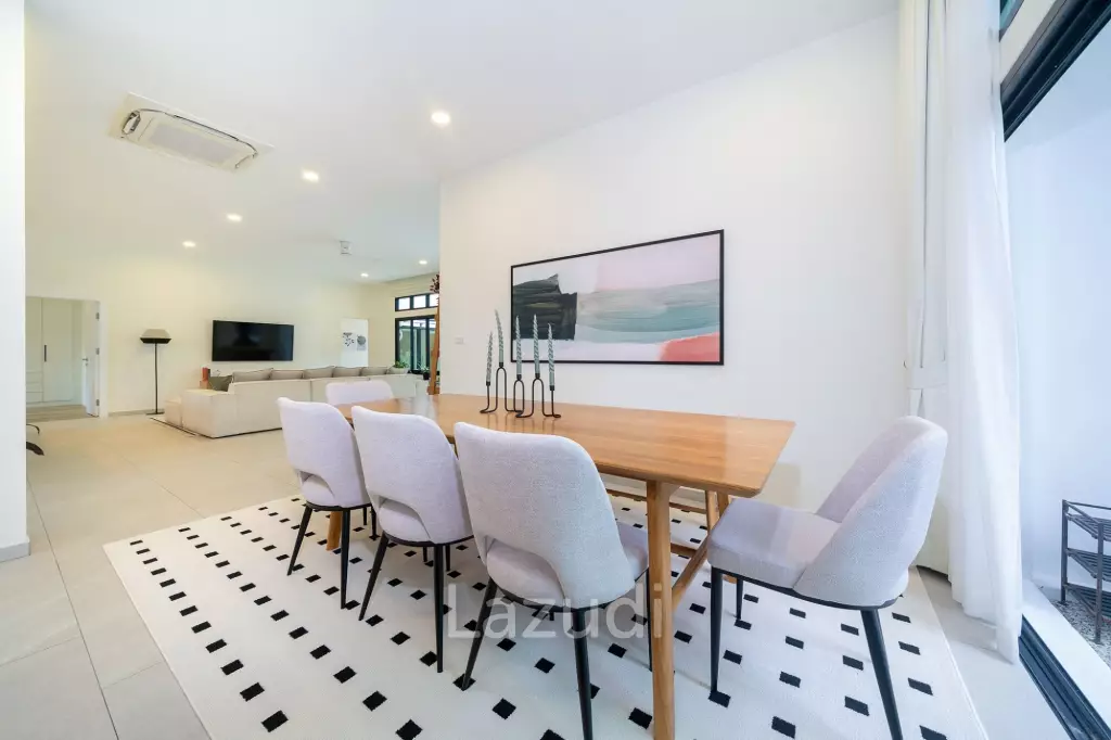 Pet-Friendly 5-Bedroom Villa with Private Garden near Layan Beach