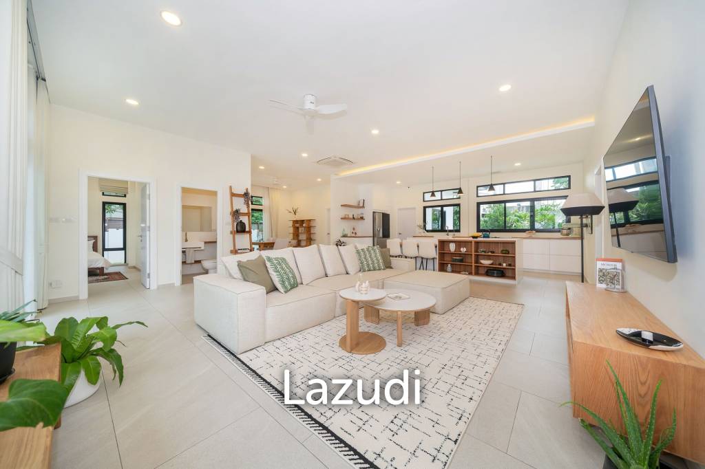 Pet-Friendly 5-Bedroom Villa with Private Garden near Layan Beach