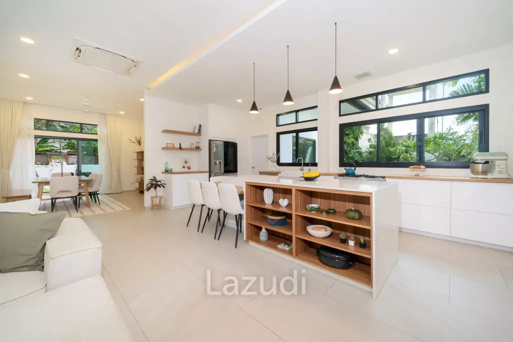 Pet-Friendly 5-Bedroom Villa with Private Garden near Layan Beach