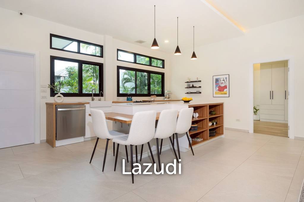 Pet-Friendly 5-Bedroom Villa with Private Garden near Layan Beach