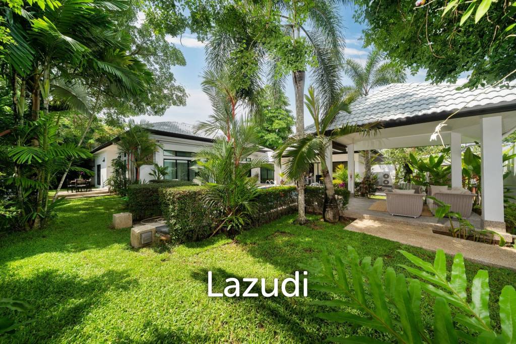 Pet-Friendly 5-Bedroom Villa with Private Garden near Layan Beach