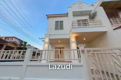 Two-Storey Semi-Detached House for Rent in the Heart of Patong