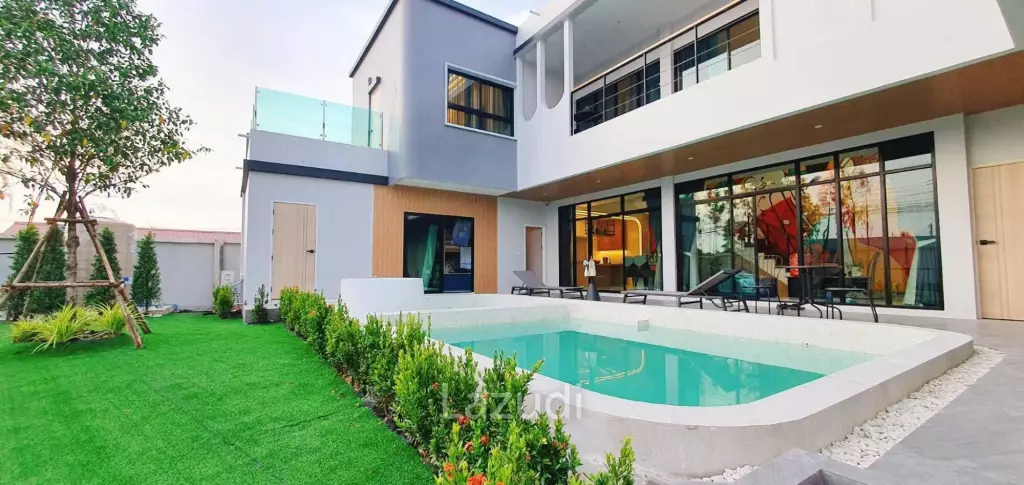 5 Beds 5 Baths 378 SQ.M. Villa In Huai Yai