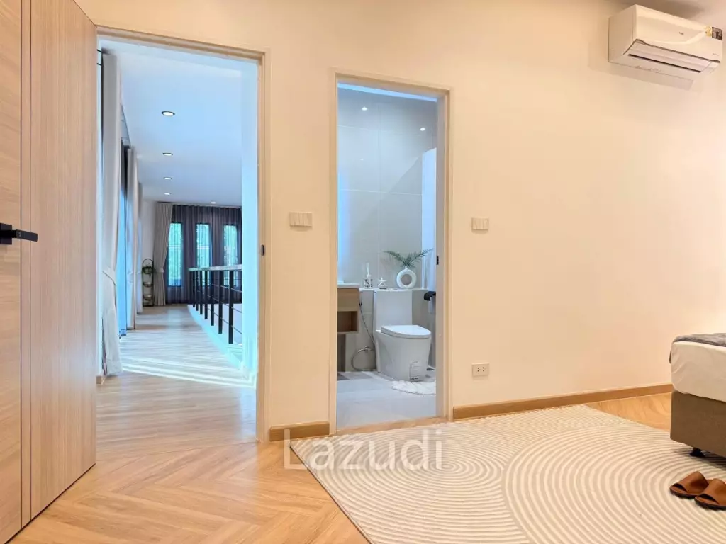 5 Beds 5 Baths 378 SQ.M. Villa In Huai Yai